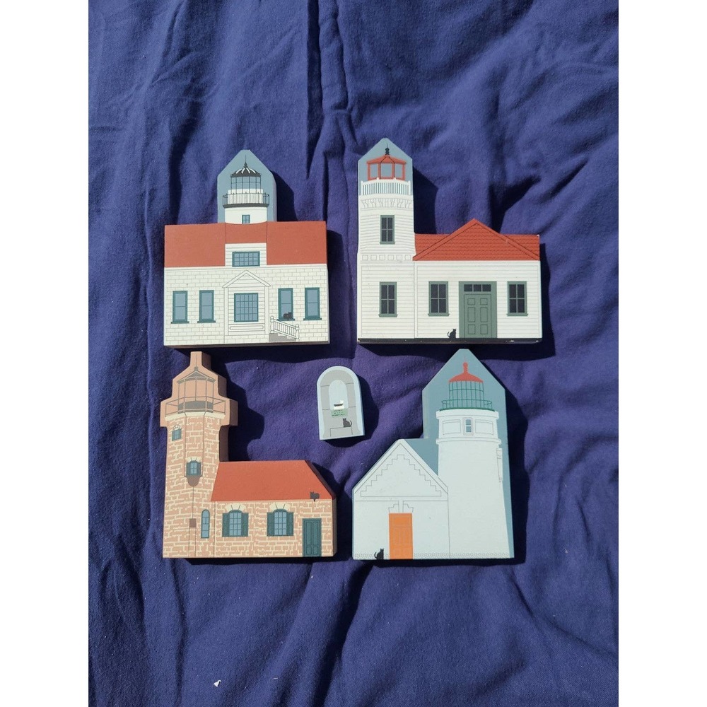 The Cat's Meow Vintage Lighthouse and Beach Lot